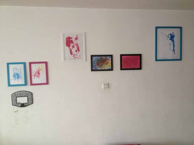 Installation plus basket ball hoop